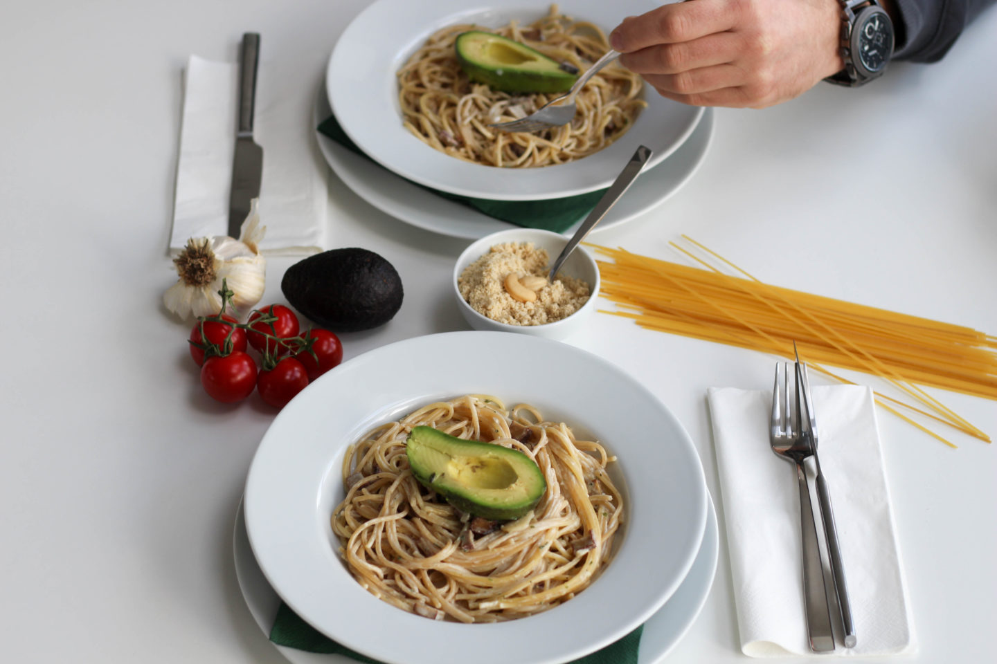 Vegane Spaghetti Carbonara mit Parmesan