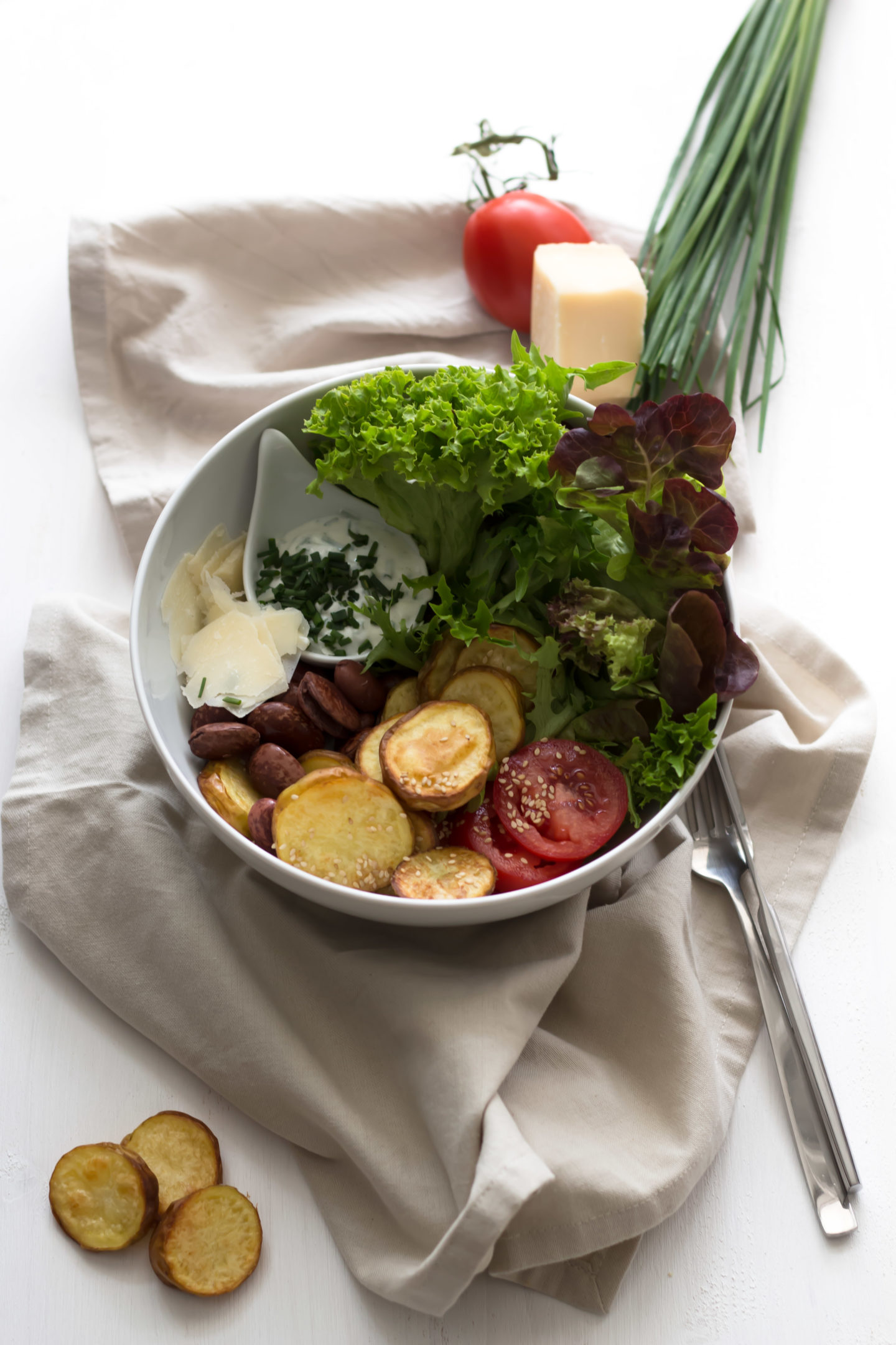Veggie Ofenkartoffelsalat Bowl mit Parmesan und grünem Curry! 