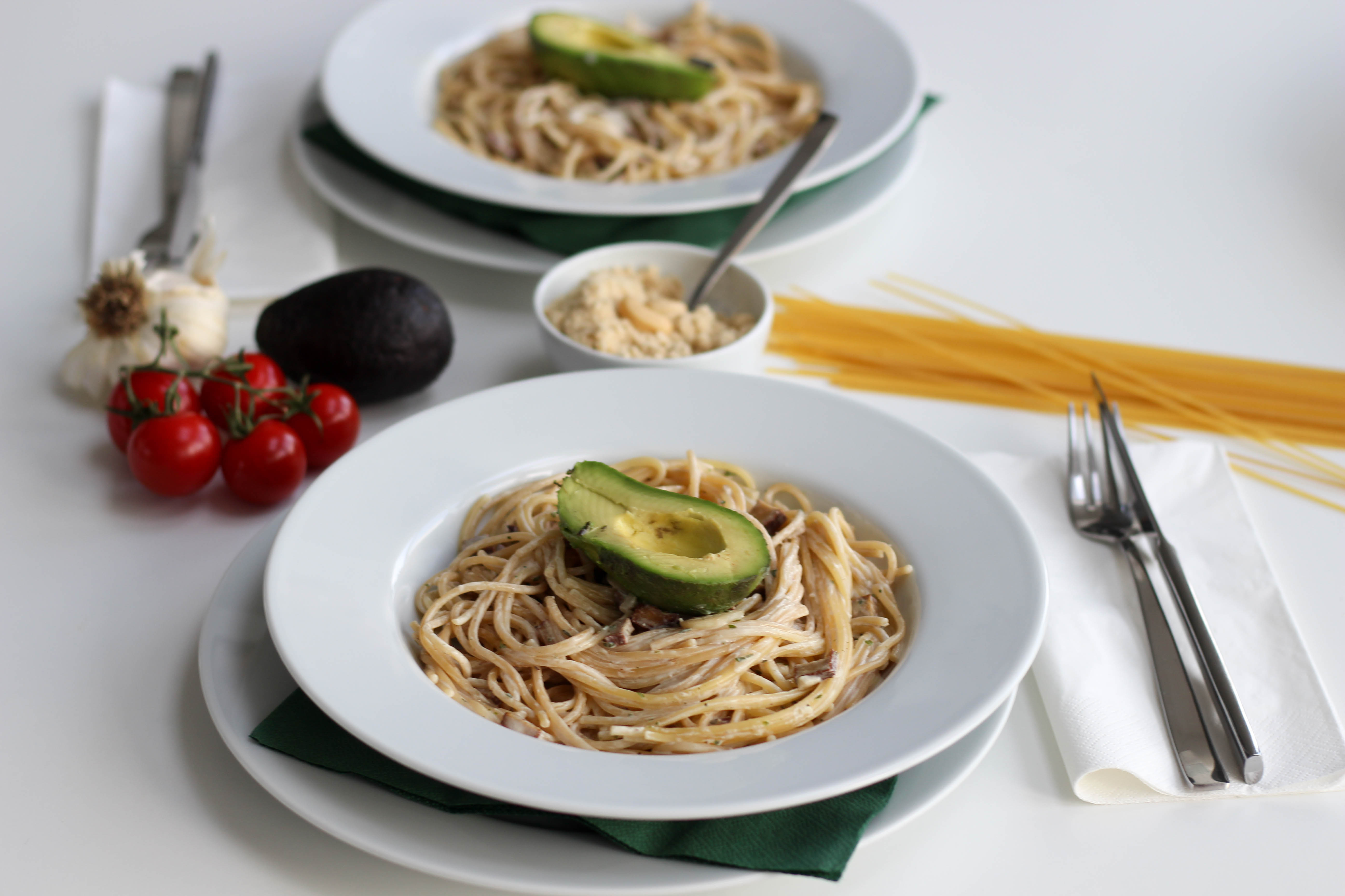 vegan-carbonara-spaghetti-italien-homespa-plantbased