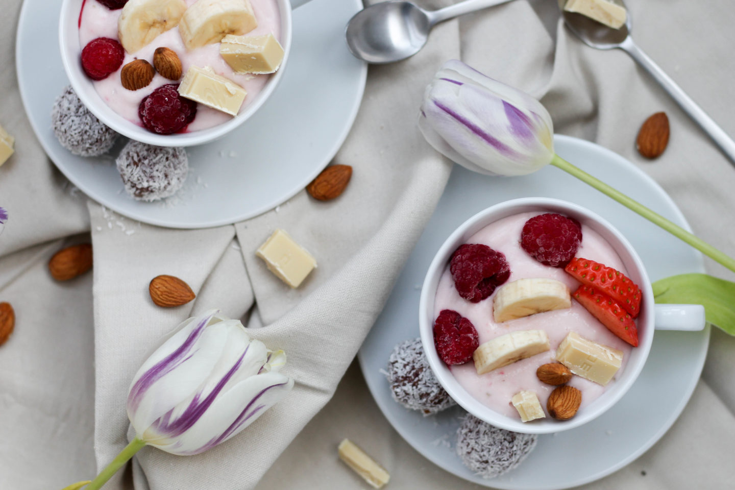 Dein Homespa - Vegan - Plantbased - Healthy - Lifestyle - Relax - Soultime - Smoothie - Bowl - Yoghurt