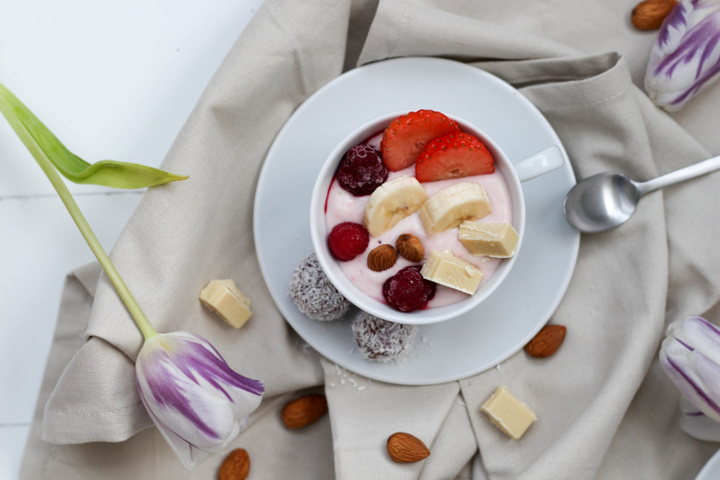 Dein Homespa – Vegan – Plantbased – Healthy – Lifestyle – Relax – Soultime – Smoothie – Bowl – Yoghurt
