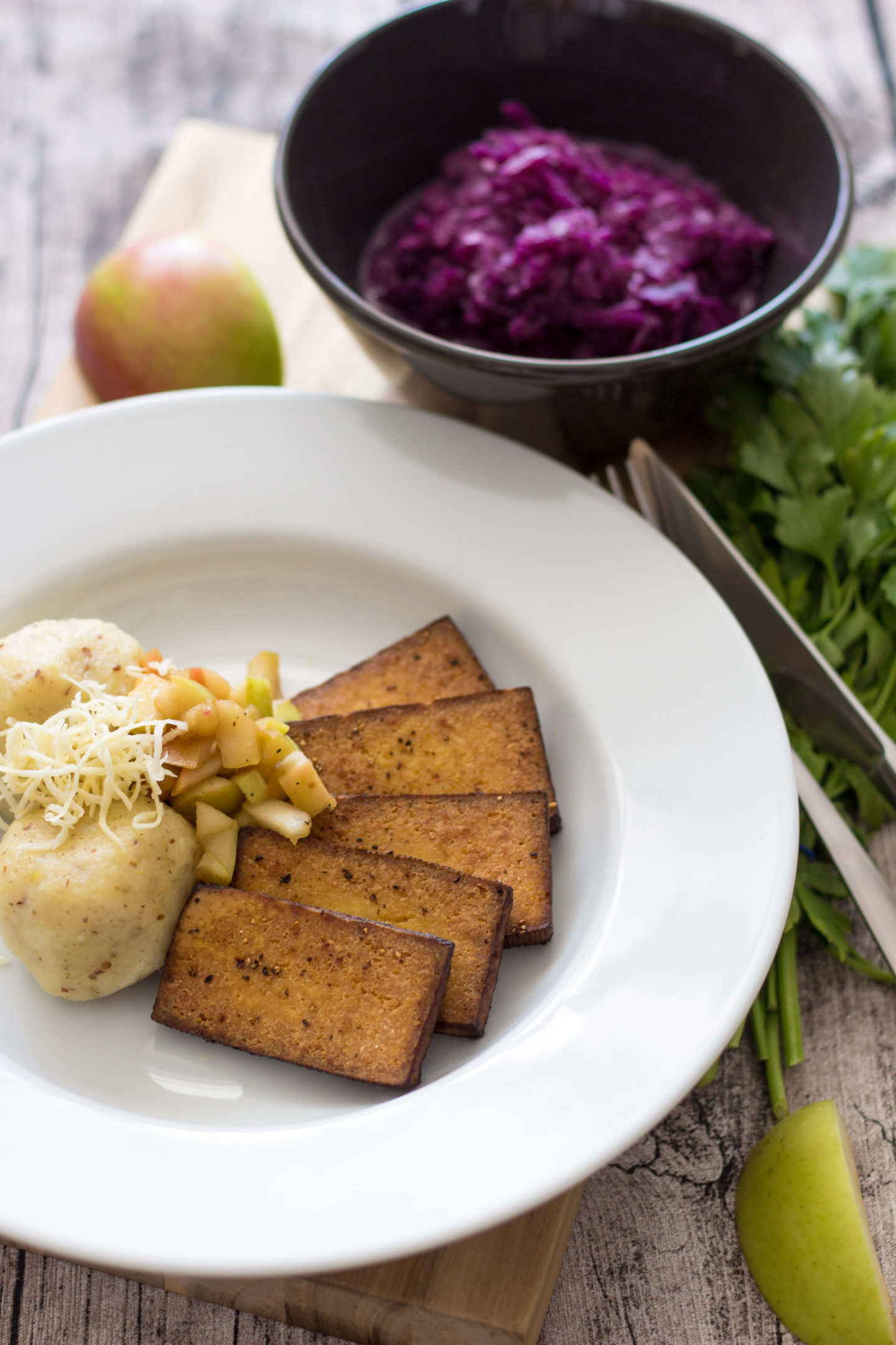 Vegane Erdäpfelknödel nach Waldviertler Art - Kartoffelknödel-Tofu-Rotkraut-Dein HomeSpa - Food & Lifestyleblog aus dem Mostviertel