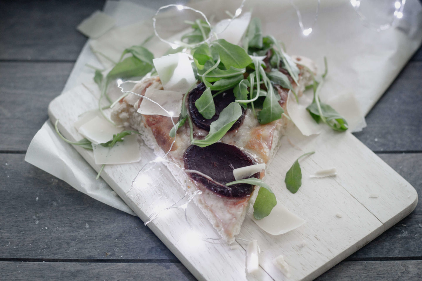 Rucola Pizza-Parmesan-Mozzarella-Rote Rüben-Homemade-Winter-Dein HomeSpa – Food & Lifestyleblog aus dem Mostviertel