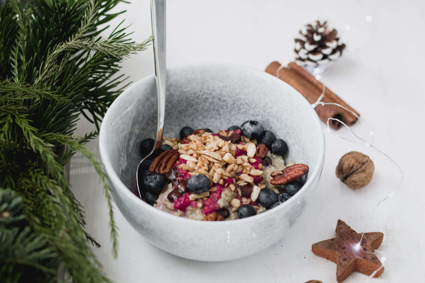 Vegane Porridge Bowl-gebrannte Mandeln- Pekanüsse-Soulfood-Winter-Dein HomeSpa – Food & Lifestyleblog aus dem Mostviertel