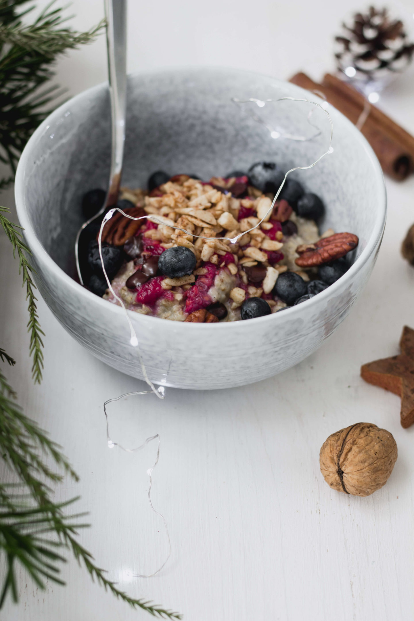 Vegane Porridge Bowl-gebrannte Mandeln- Pekanüsse-veganes Frühstück- Soulfood-Winter-Dein HomeSpa – Food & Lifestyleblog aus dem Mostviertel