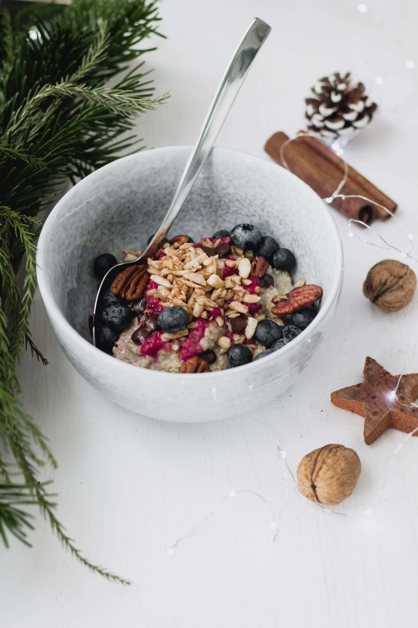 Vegane Porridge Bowl-gebrannte Mandeln- Pekanüsse-veganes Frühstück- Winter-Dein HomeSpa – Food & Lifestyleblog aus dem Mostviertel