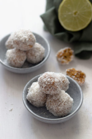 Vegane Marillen Kokos Limette Bliss Balls-Dein HomeSpa- Food & Wohlfühlblog aus dem Mostviertel